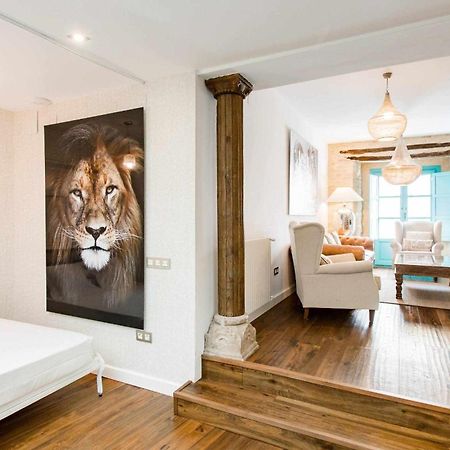 Revitalized Apartment In Historical Building خيرونا المظهر الخارجي الصورة