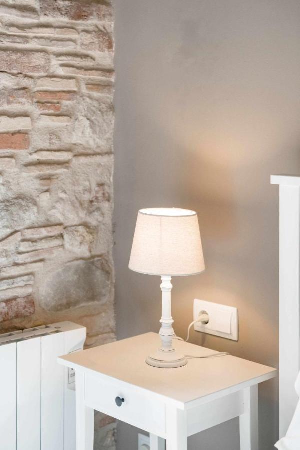 Revitalized Apartment In Historical Building خيرونا المظهر الخارجي الصورة