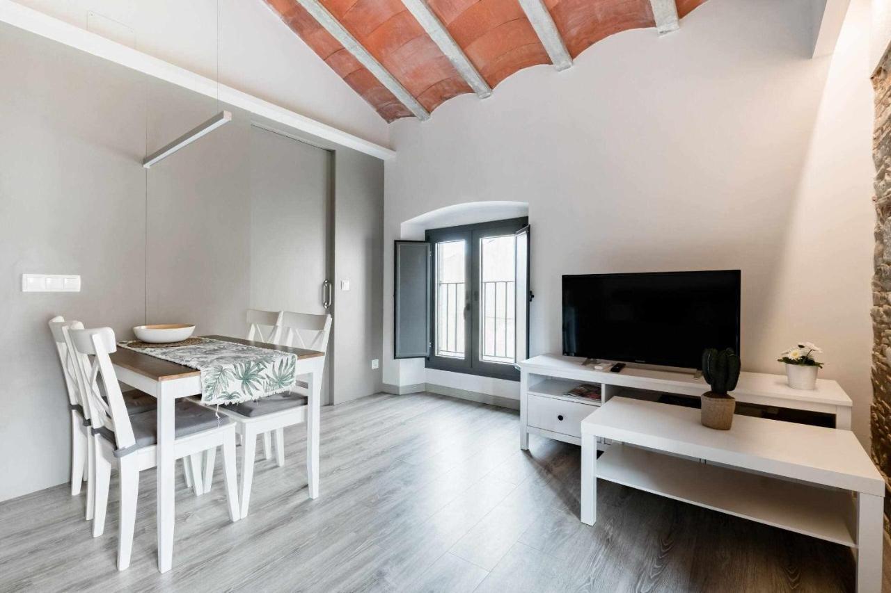 Revitalized Apartment In Historical Building خيرونا المظهر الخارجي الصورة