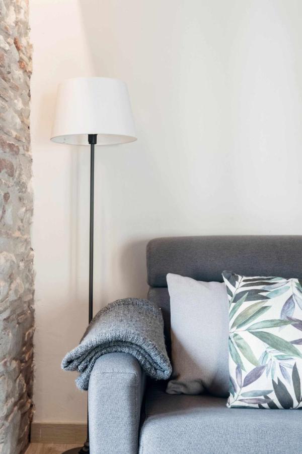 Revitalized Apartment In Historical Building خيرونا المظهر الخارجي الصورة