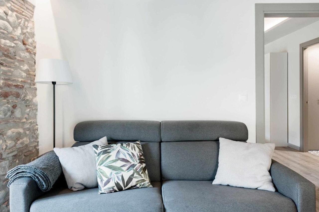 Revitalized Apartment In Historical Building خيرونا المظهر الخارجي الصورة