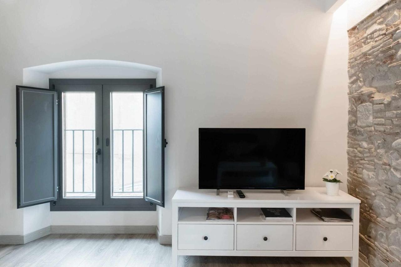 Revitalized Apartment In Historical Building خيرونا المظهر الخارجي الصورة