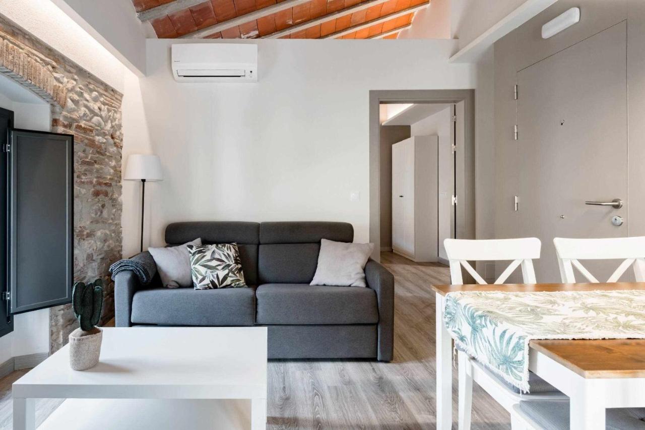 Revitalized Apartment In Historical Building خيرونا المظهر الخارجي الصورة