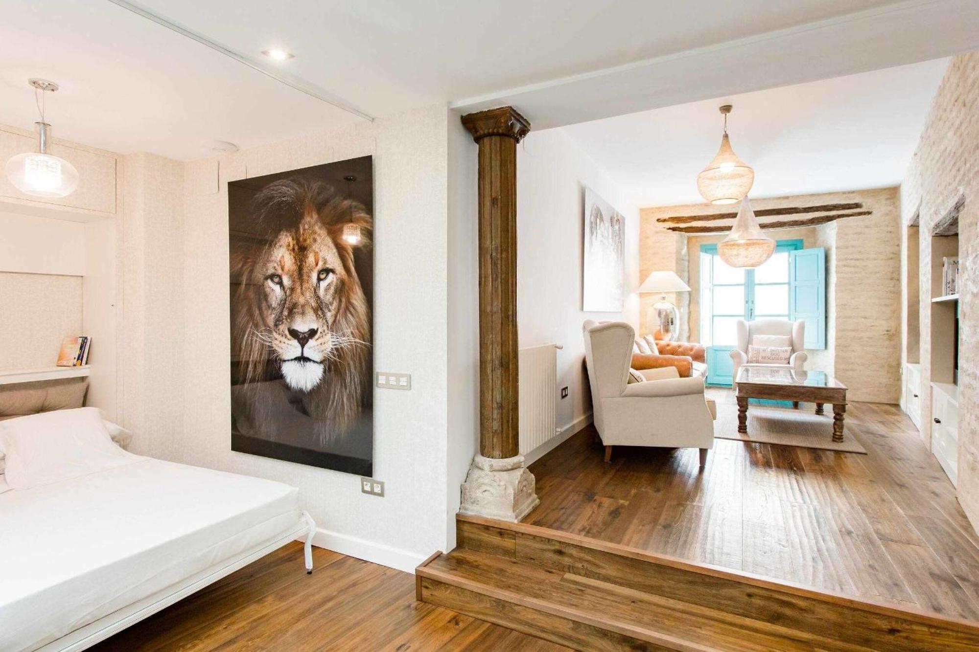 Revitalized Apartment In Historical Building خيرونا المظهر الخارجي الصورة